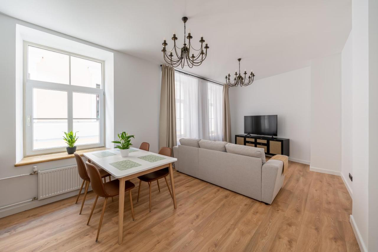 Spacious 1-Bedroom Apartment In The Heart Of Old Town Riga Esterno foto