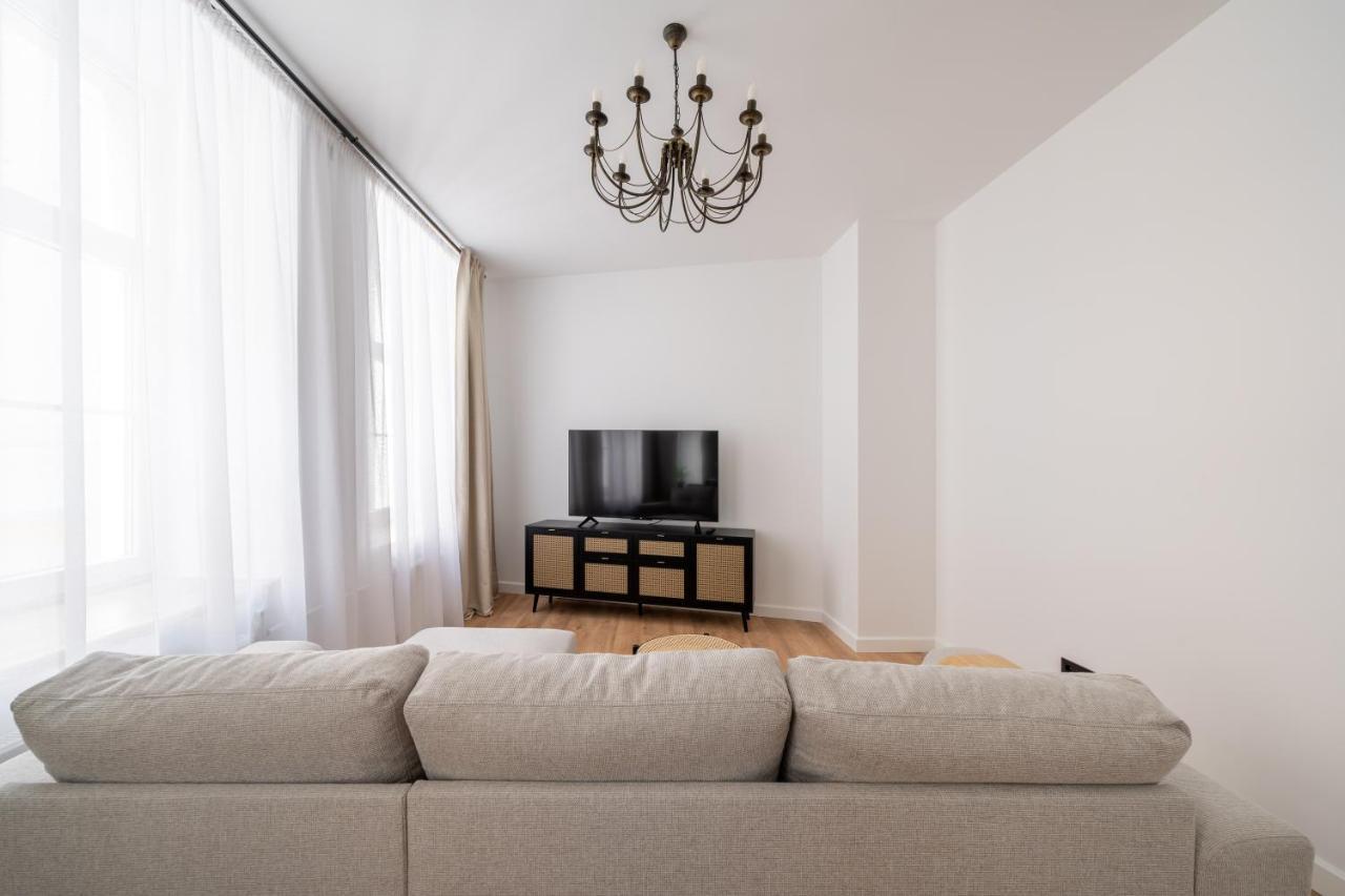 Spacious 1-Bedroom Apartment In The Heart Of Old Town Riga Esterno foto