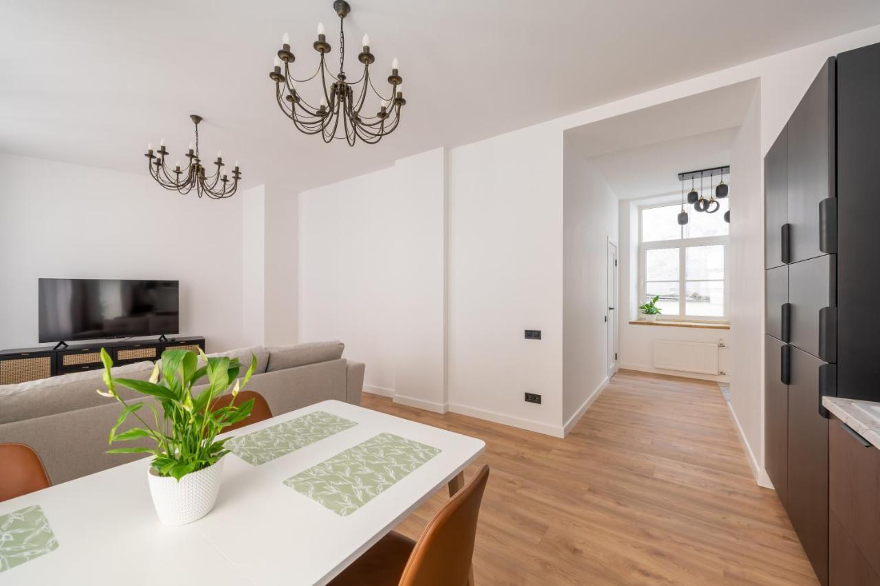 Spacious 1-Bedroom Apartment In The Heart Of Old Town Riga Esterno foto
