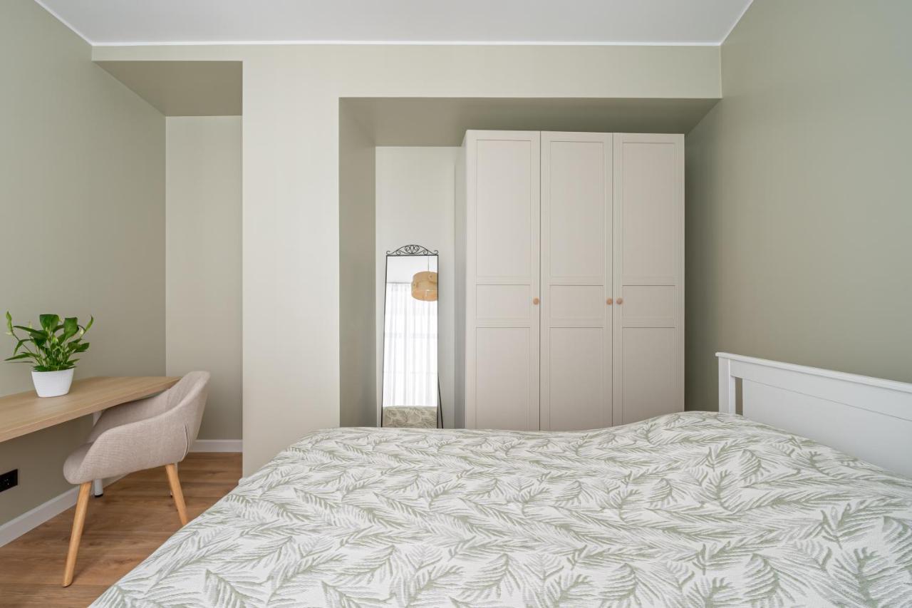 Spacious 1-Bedroom Apartment In The Heart Of Old Town Riga Esterno foto