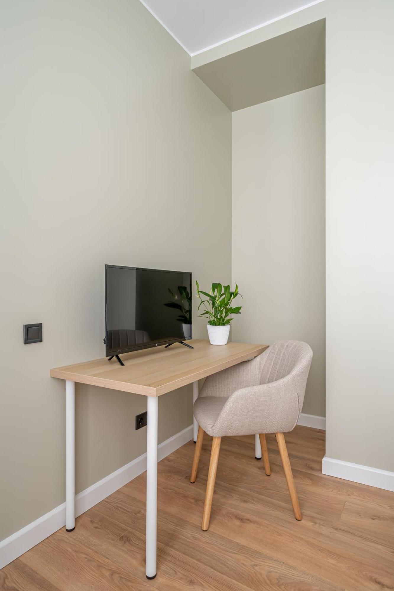 Spacious 1-Bedroom Apartment In The Heart Of Old Town Riga Esterno foto