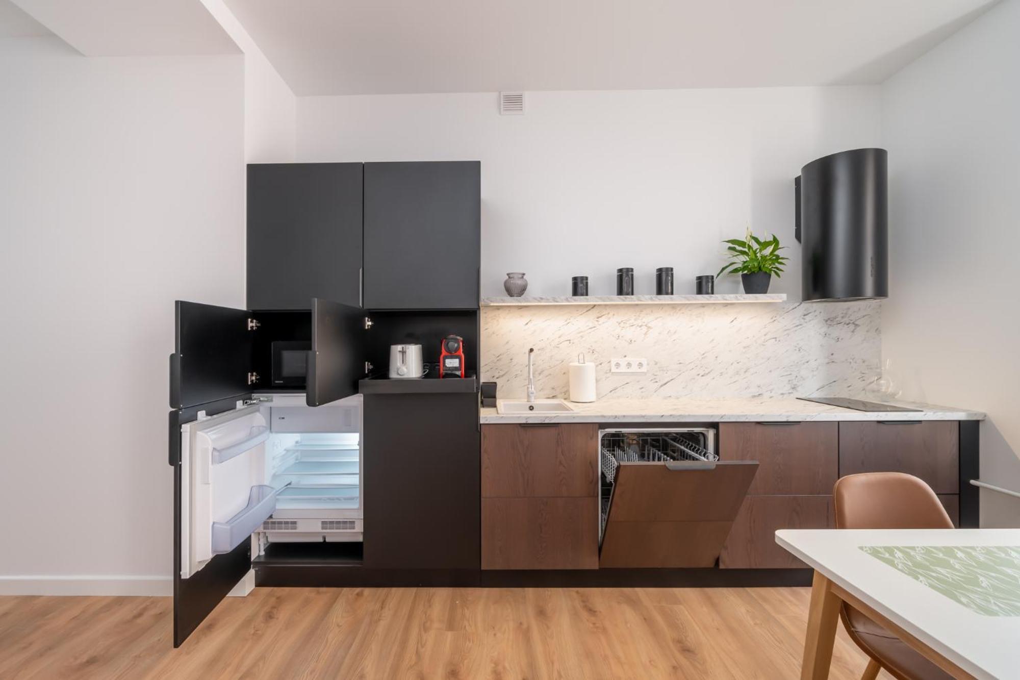Spacious 1-Bedroom Apartment In The Heart Of Old Town Riga Esterno foto